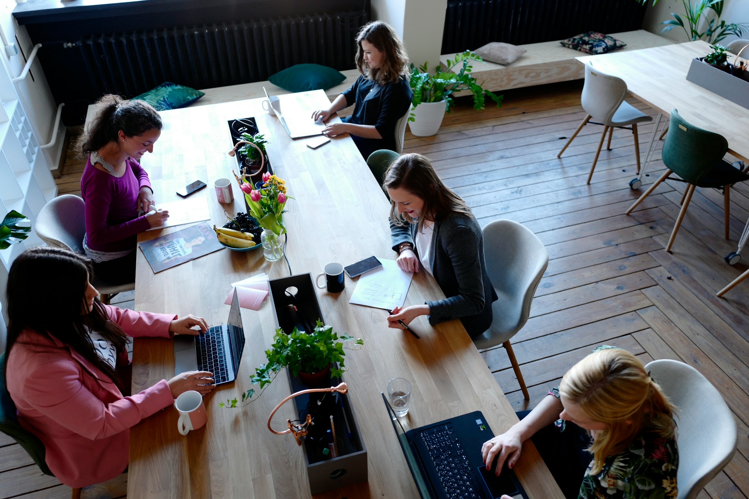 The Pros and Cons of Hot Desking