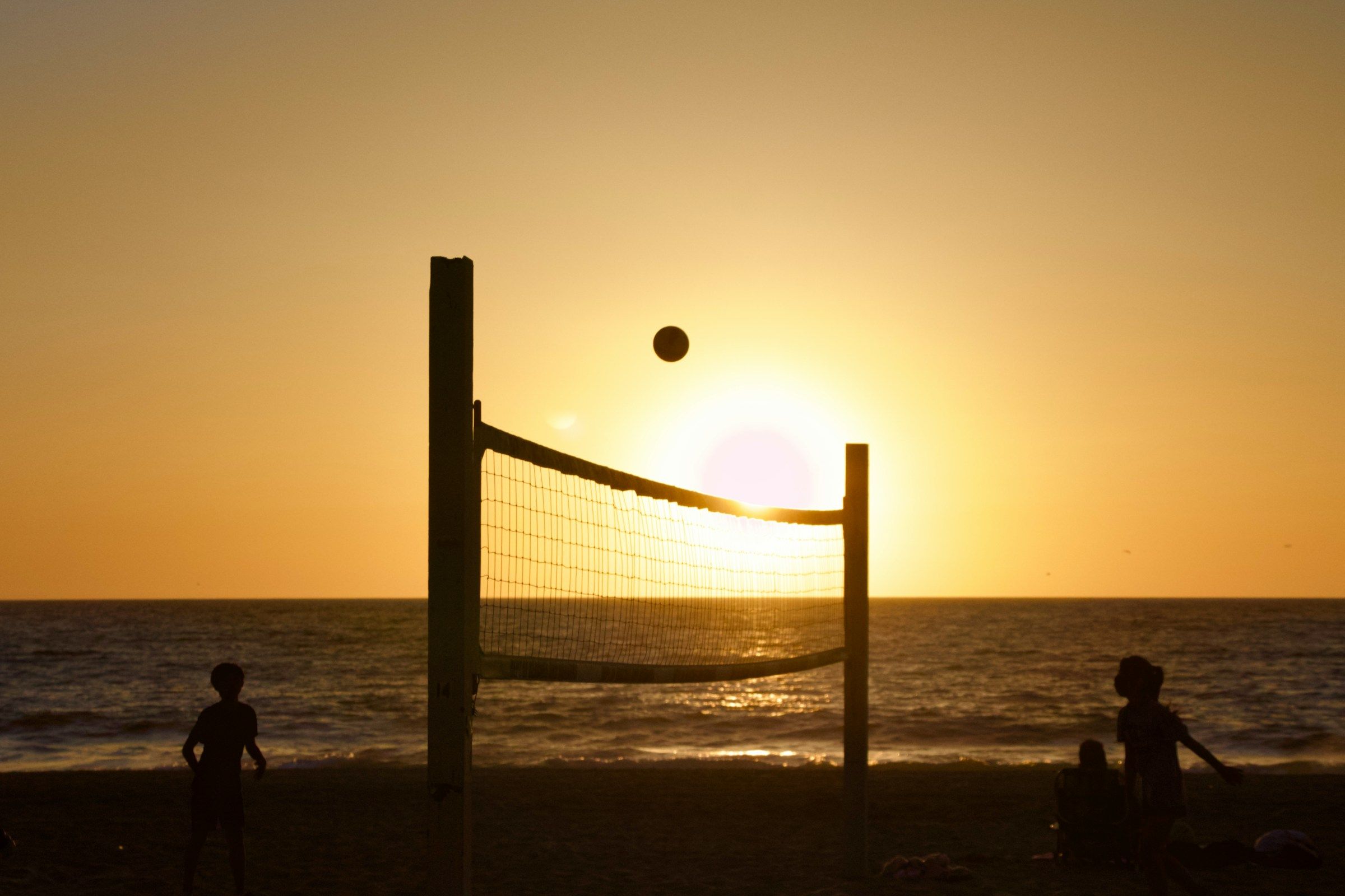 The Complete Guide to Team Building: 19 Ideas That Don't Suck