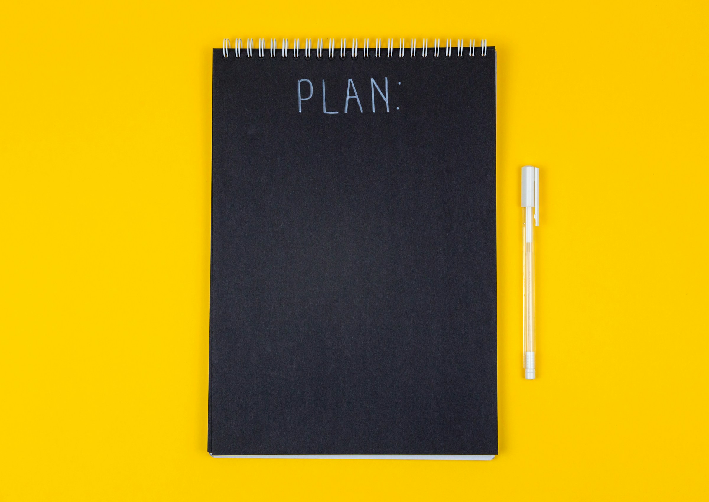 Employees resign for all sorts of reasons but if your brand new employees are upping and quitting before the ink on their contract has barely had time to dry, the issue is something you’re doing - or not doing - during their onboarding. And that’s where your new hire checklist template comes in.